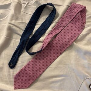 Elegant Tommy Hilfiger Pink and Navy Men's Geometric Print 100% Silk Tie